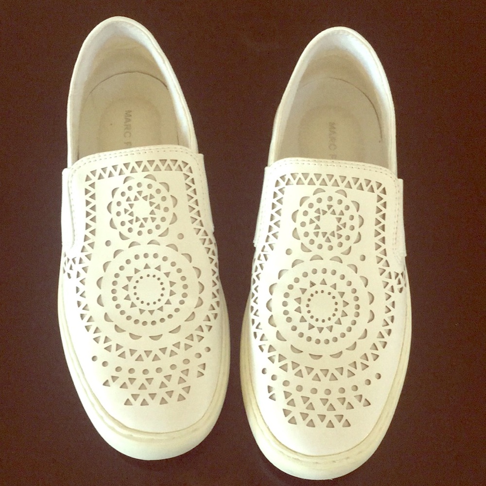 Marc Fisher athleisure modern slip-on sneaker